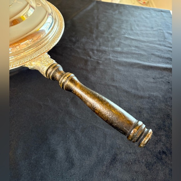 Silver Lidded Pan with Wooden Handle - Picture 4 of 12